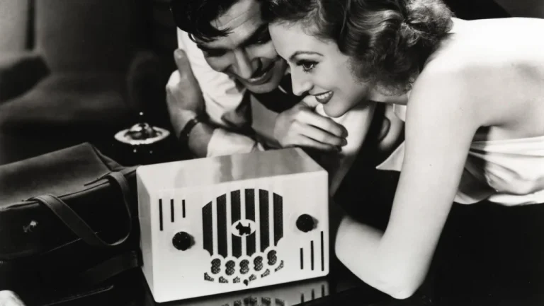 Les Années 30 : L&rsquo;Âge d&rsquo;Or de la Radio aux États-Unis