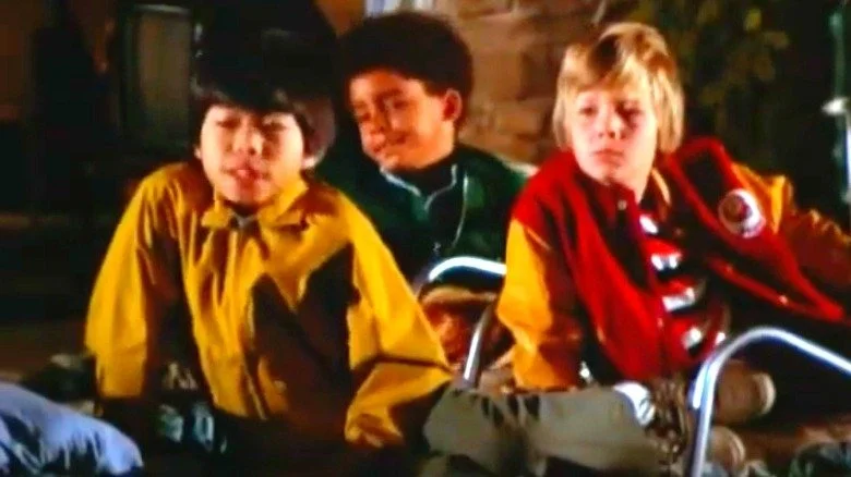 Carey Wong, Pop Atmore, Todd Lookinland dans l'épisode Kelly's Kids de The Brady Bunch