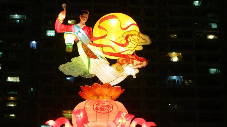 Modèle éclairé de Chang'e recréant la lune