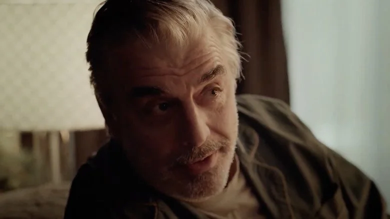 Chris Noth parlant dans une publicité Peloton