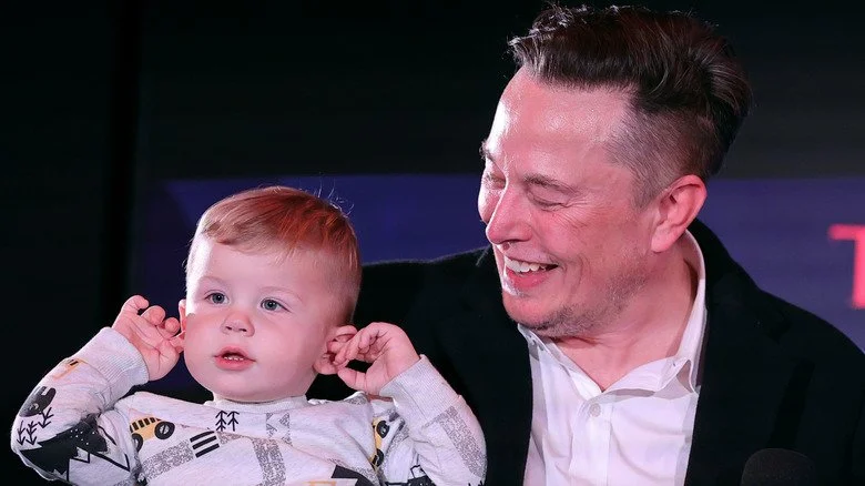 Elon Musk avec son plus jeune enfant