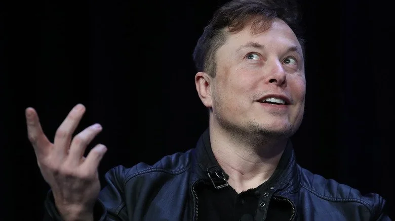 Elon Musk dans une maison minuscule