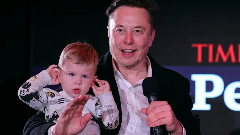 Elon Musk avec son bébé X