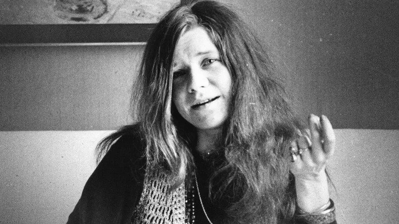 Janis Joplin posant pour une photo