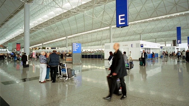porte d’arrivée à l’aéroport