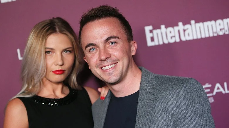 Paige Price posant avec Frankie Muniz