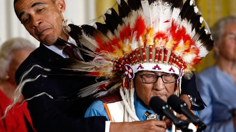 Obama remet la Médaille de la Liberté à Joe Medicine Crow