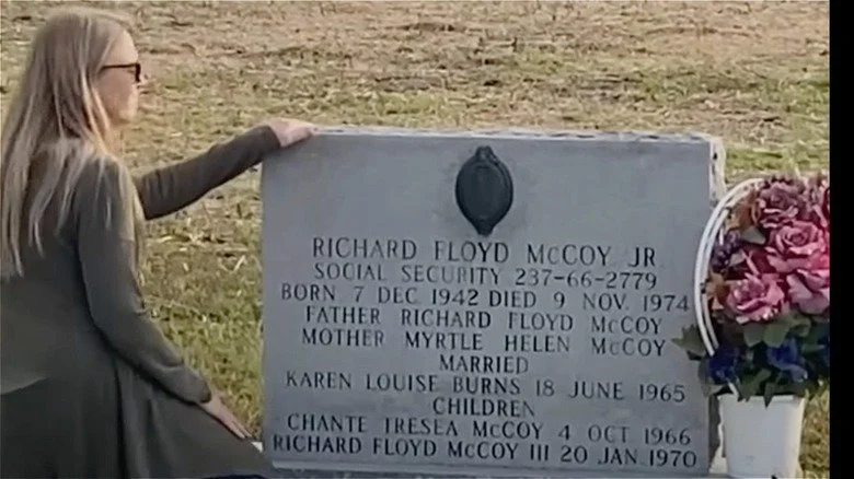 Chanté McCoy au tombeau de son père Richard McCoy