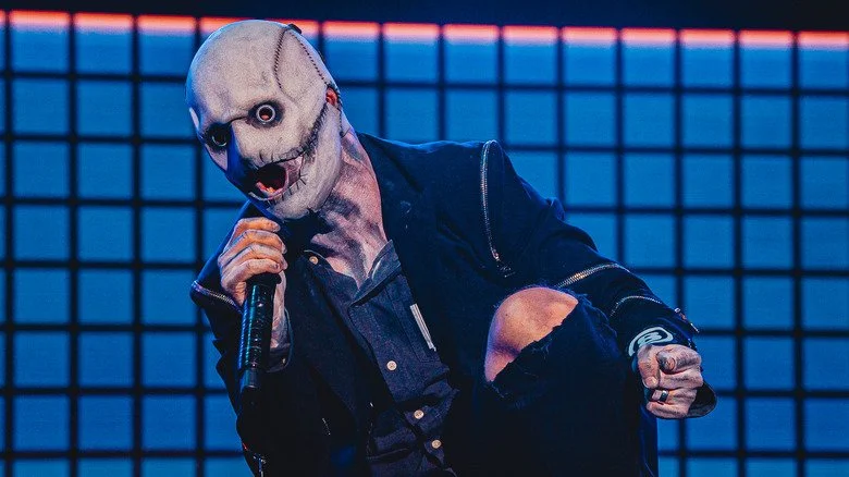 Corey Taylor de Slipknot chantant sur scène à Knotfest en 2022