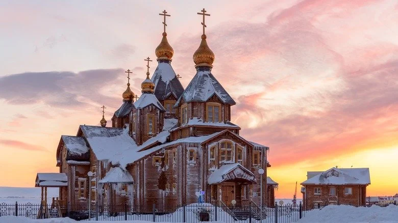 cathédrale en bois en Russie