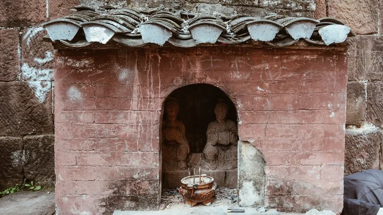 Autel en brique de Tudi