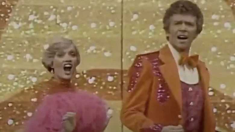 Florence Henderson et Robert Reed dans The Brady Bunch Variety Hour