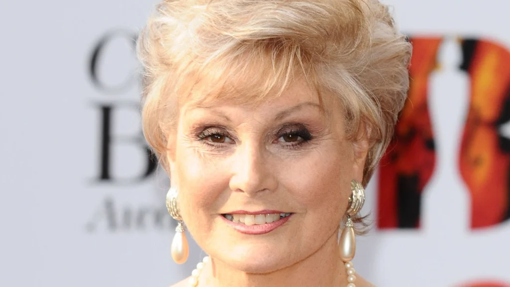Angela Rippon : parcours d'une icône de la télévision britannique