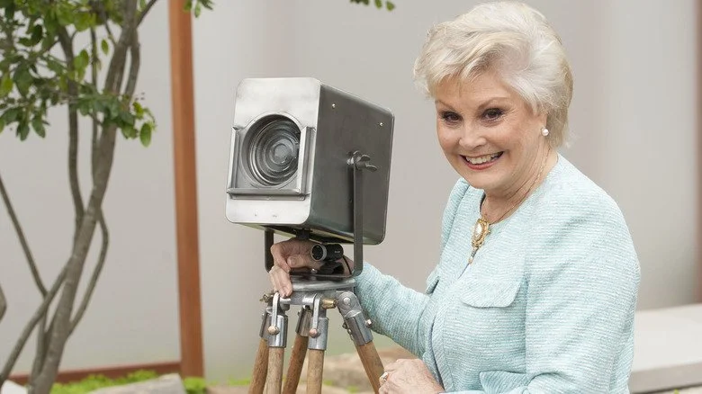 Angela Rippon en 2012
