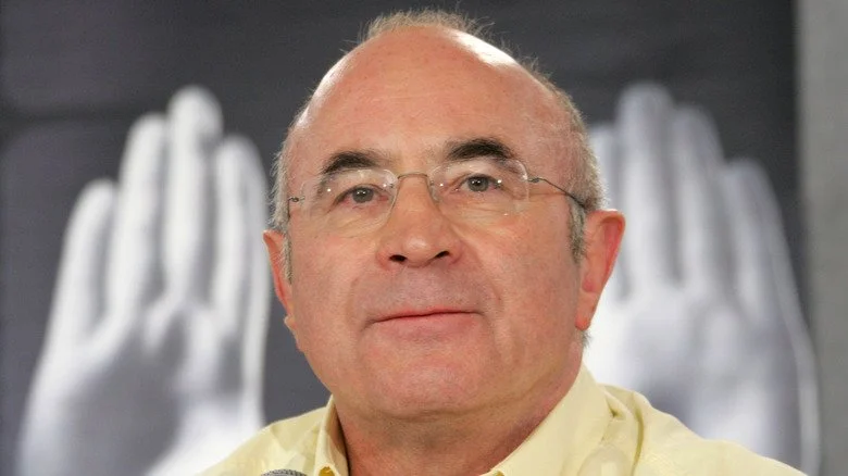 Bob Hoskins close-up glasses