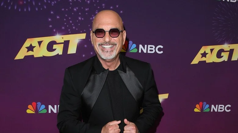 Howie Mandell sur le tapis rouge d'America's Got Talent