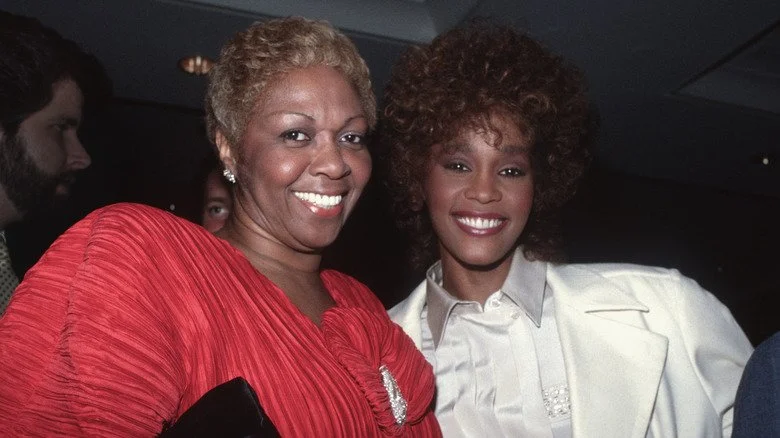 Cissy et Whitney Houston souriantes