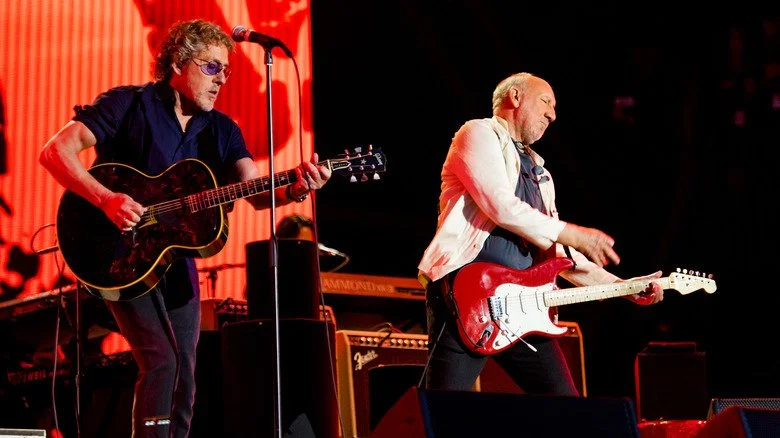 Roger et Pete jouant sur scène