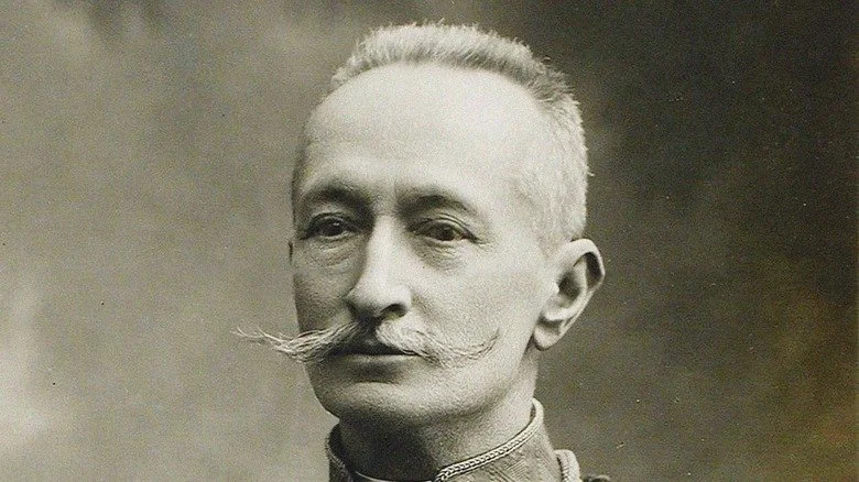 Portrait photographique d'Alexei Brusilov de la taille jusqu'au torse.