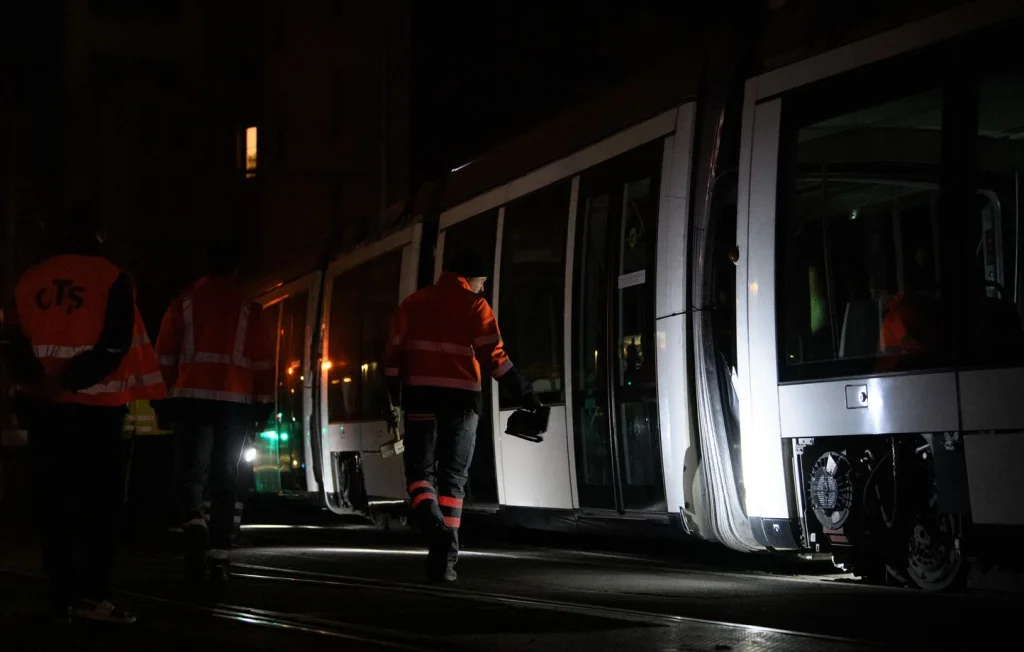 Accident de tramway à Strasbourg : Évacuation d'une rame blessée