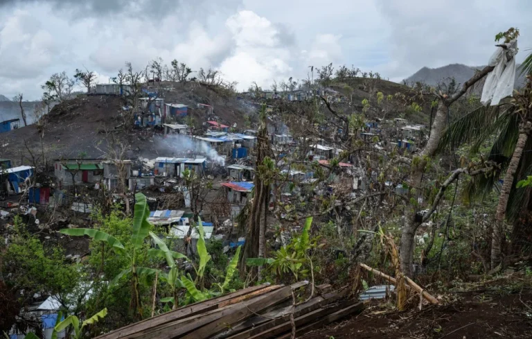 Alerte Orange à Mayotte : Cyclone Dikeledi en approche