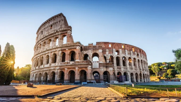 L&rsquo;Histoire Fascinante du Colisée : Entre Gloire et Déclin