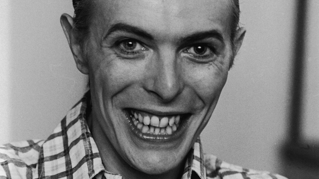 La Vérité Sur Les Dents de David Bowie