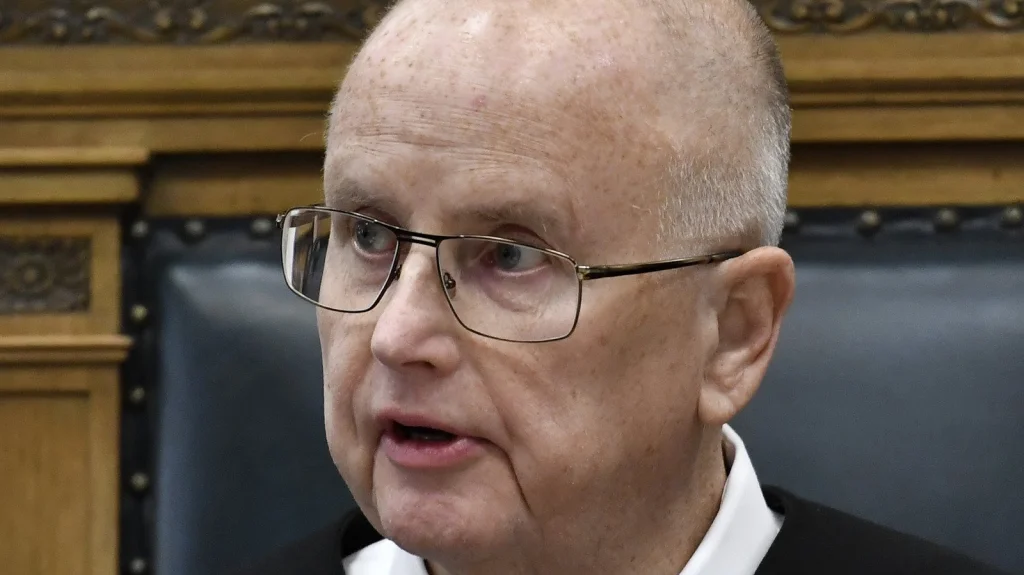 La controverse autour du juge Schroeder dans le procès Rittenhouse