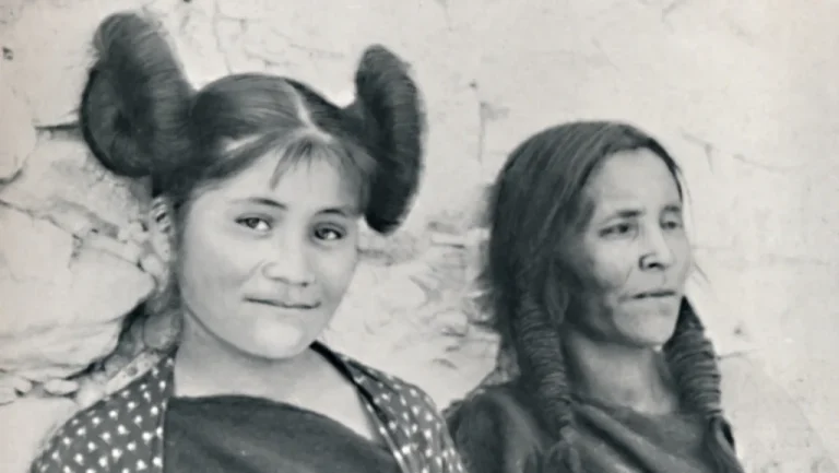 Les Hopi : La Tribu Amérindienne la Plus Ancienne d&rsquo;Amérique