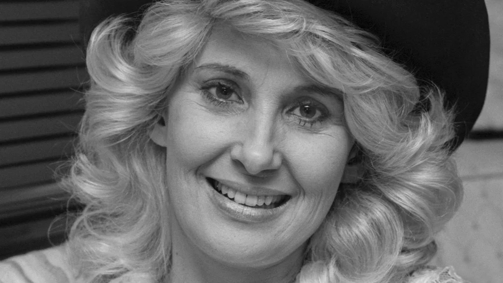 Tammy Wynette : De coiffeuse à superstar de la country