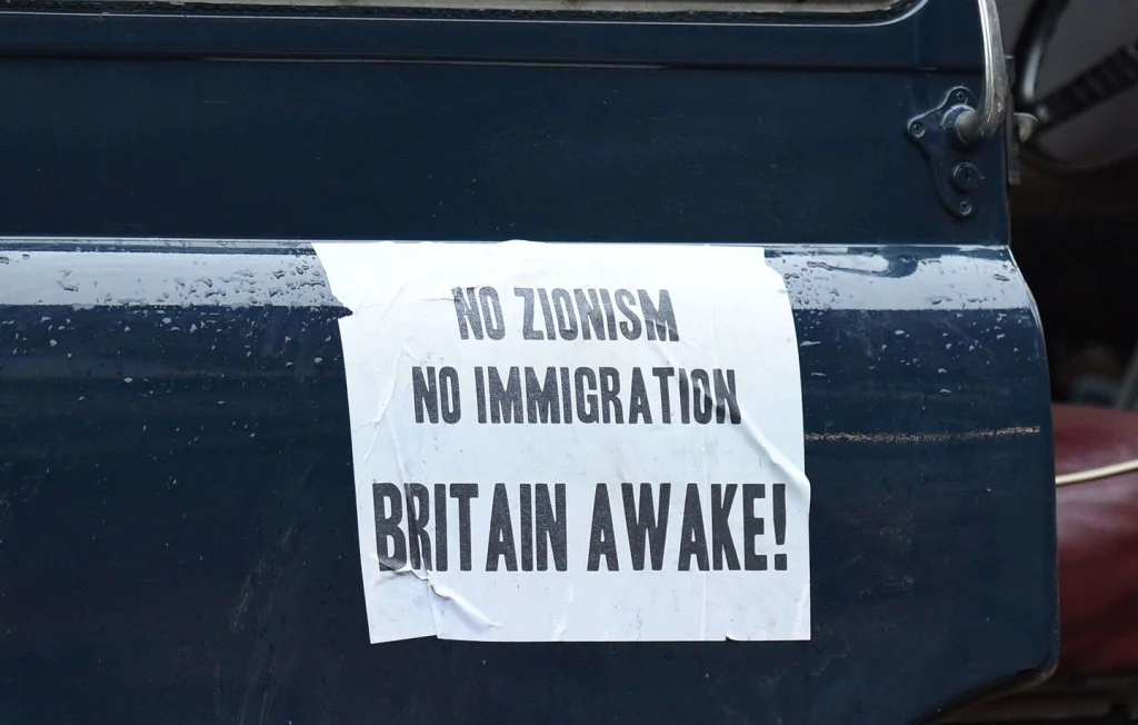 Un néonazi condamné à vie pour tentative de meurtre au Royaume-Uni