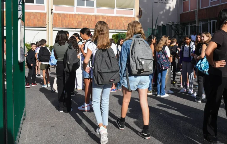 Une élève arrêtée à son collège en Moselle : polémique sur l&rsquo;expulsion