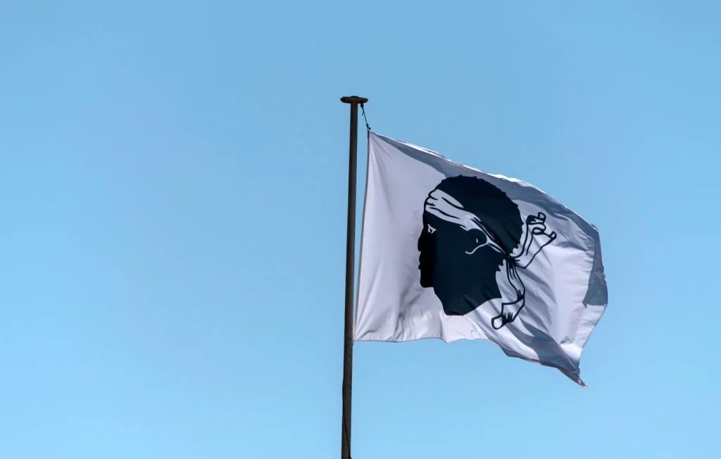 Une nouvelle vague d'attentats inquiète la Corse