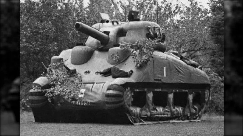 Tank Sherman gonflable de l'opération Bodyguard