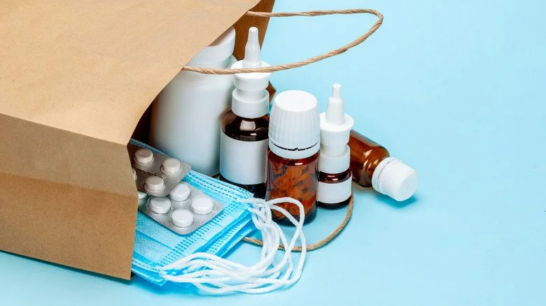 Fournitures de pharmacie