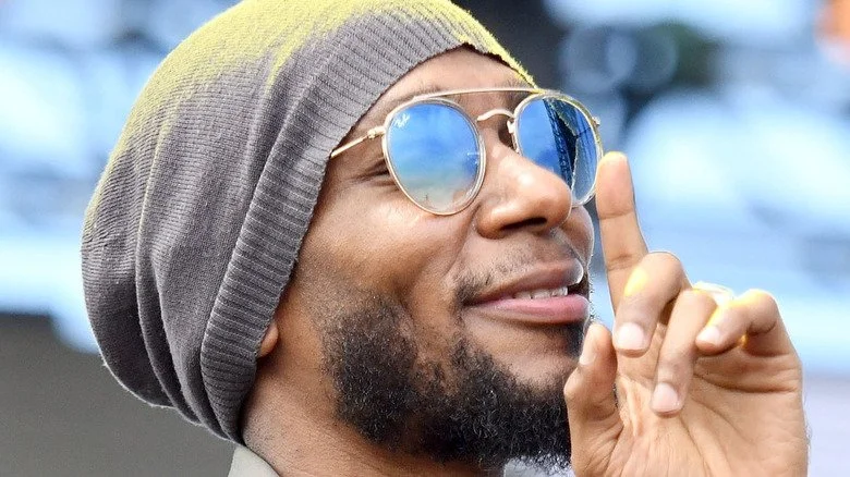 Mos Def en lunettes de soleil