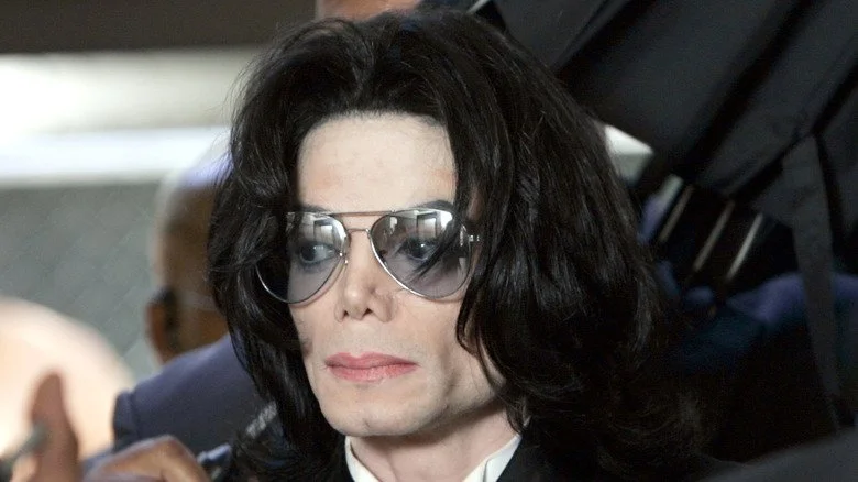 Michael Jackson outside courtroom