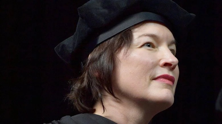 Alice Sebold en léger profil