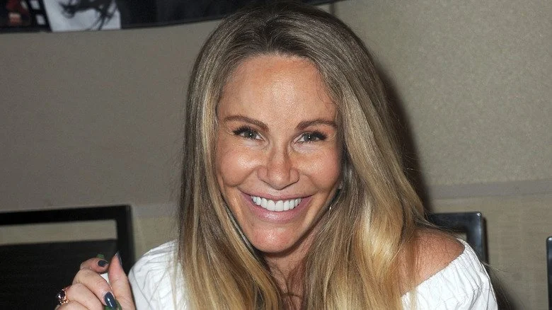 Tawny Kitaen souriante