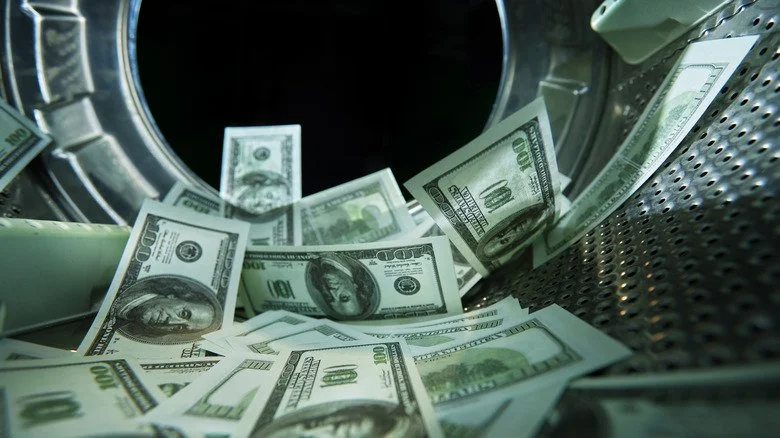 L'argent étant blanchi