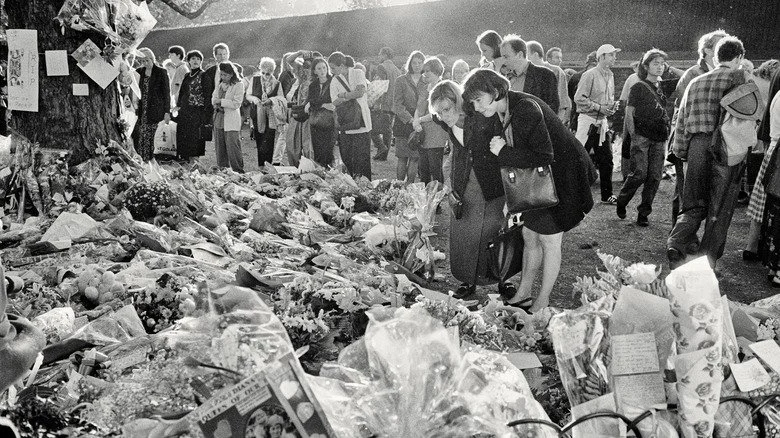 Lorsque le monde a appris que la princesse Diana était décédée