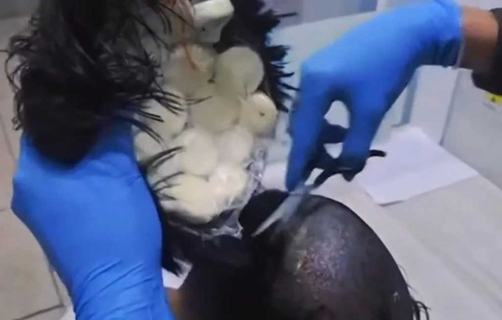 Colombie : Arrestation d'un homme avec de la cocaïne sous une perruque