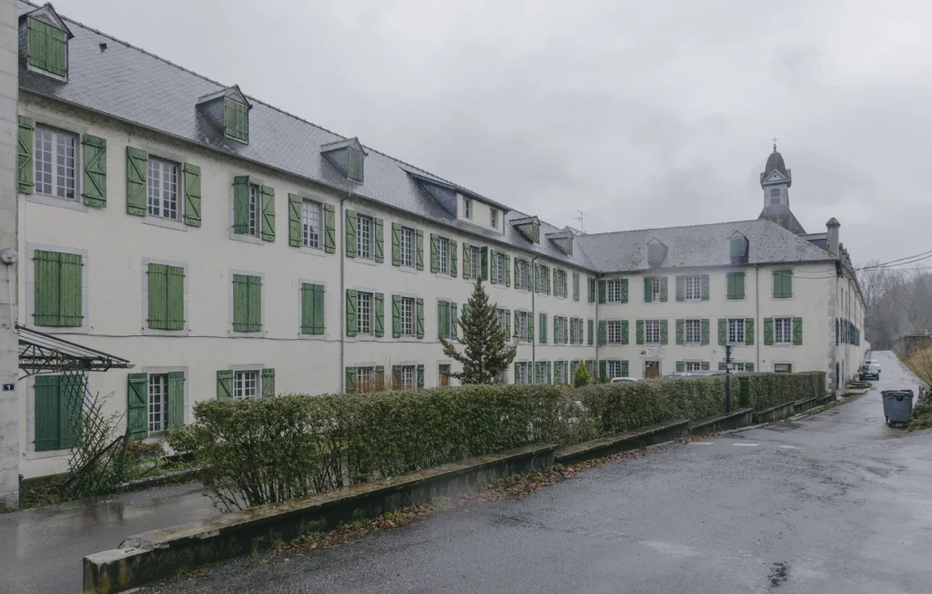 François Bayrou visé par une plainte pour non-dénonciation