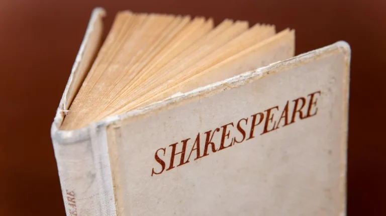La Terrifiante Superstition de Macbeth dans le Théâtre