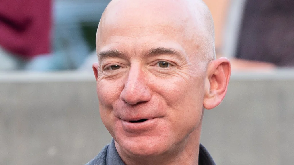 La querelle entre Jeff Bezos et Richard Branson dévoilée