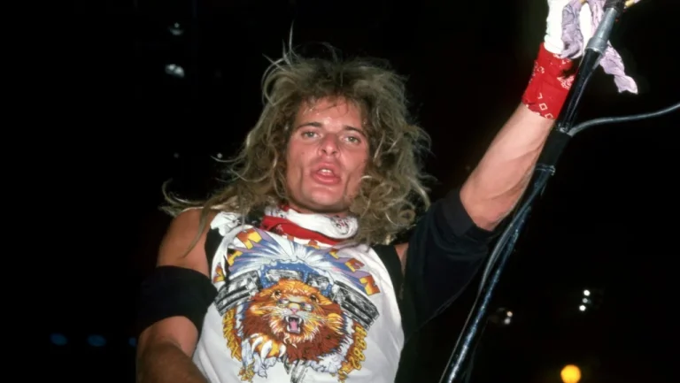 Les rock stars des années 80 enivrés sur scène