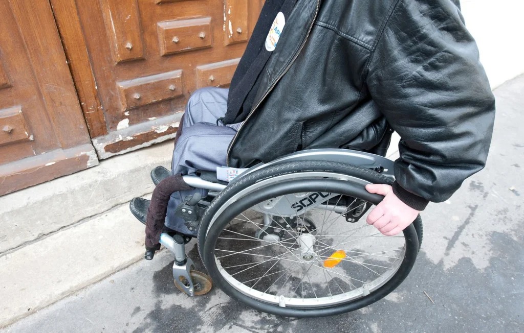 Mal-logement : Les défis des personnes handicapées en France