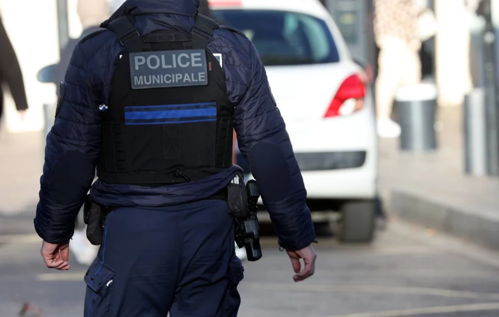 Marseille : Course-poursuite folle, deux interpellés en fuite