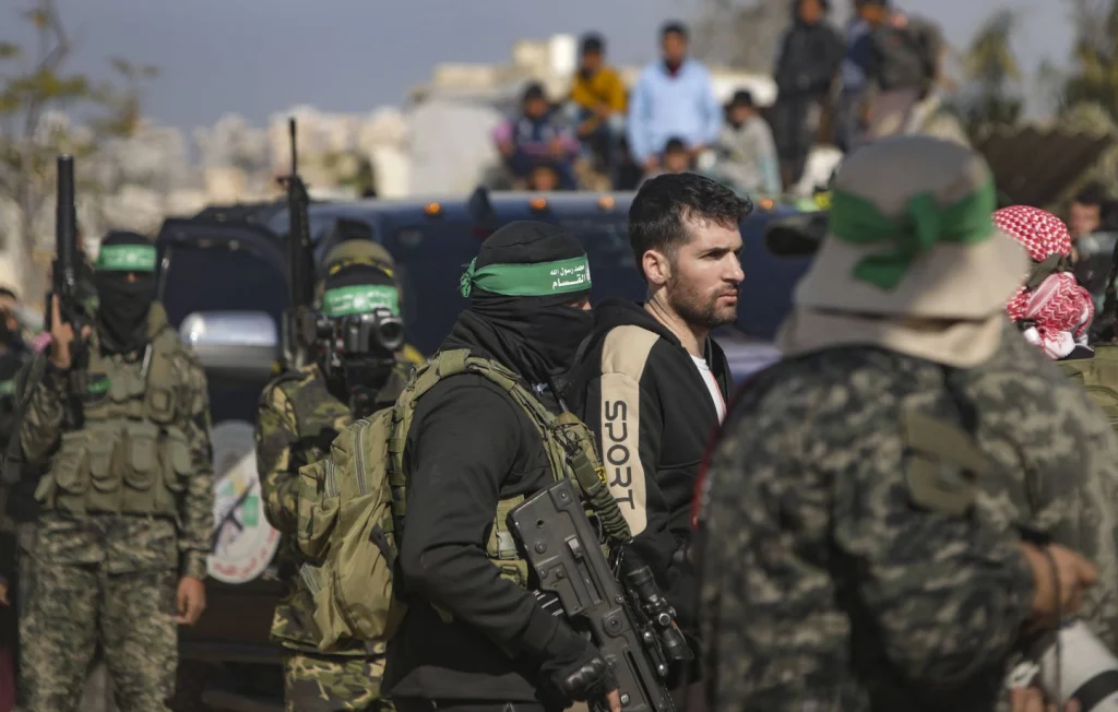 Otage israélien découvre le prénom de sa fille après 500 jours