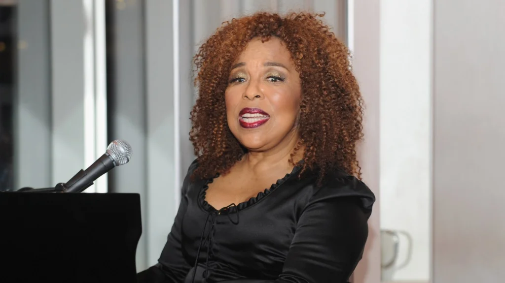 Roberta Flack : sa vie, sa carrière et sa valeur nette à la mort
